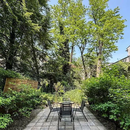 Lion - Elegance * クラクフ